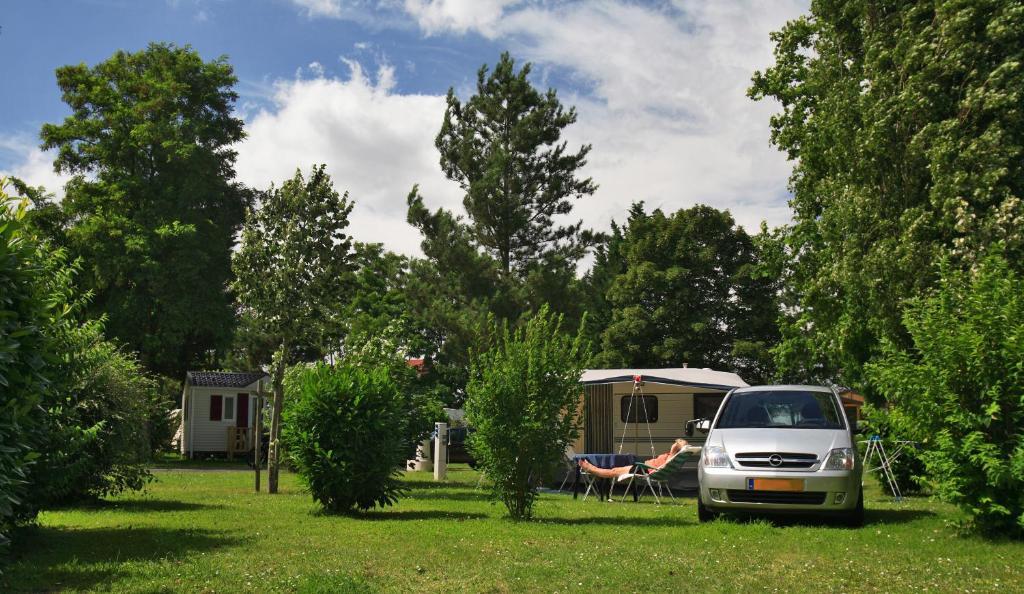 Camping La Belle Etoile Melun Luaran gambar